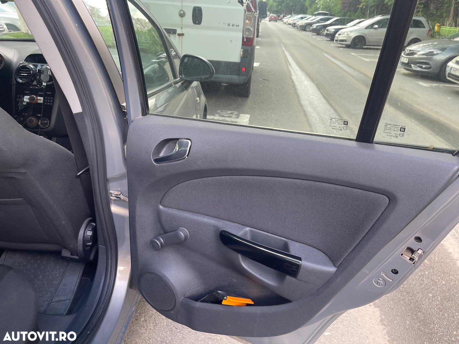 Opel Corsa 1.2 Cosmo - 18