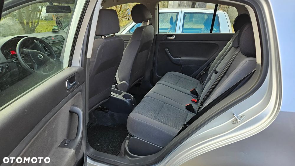 Volkswagen Golf Plus - 9