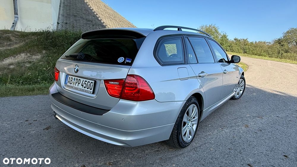 BMW Seria 3 320d xDrive - 2