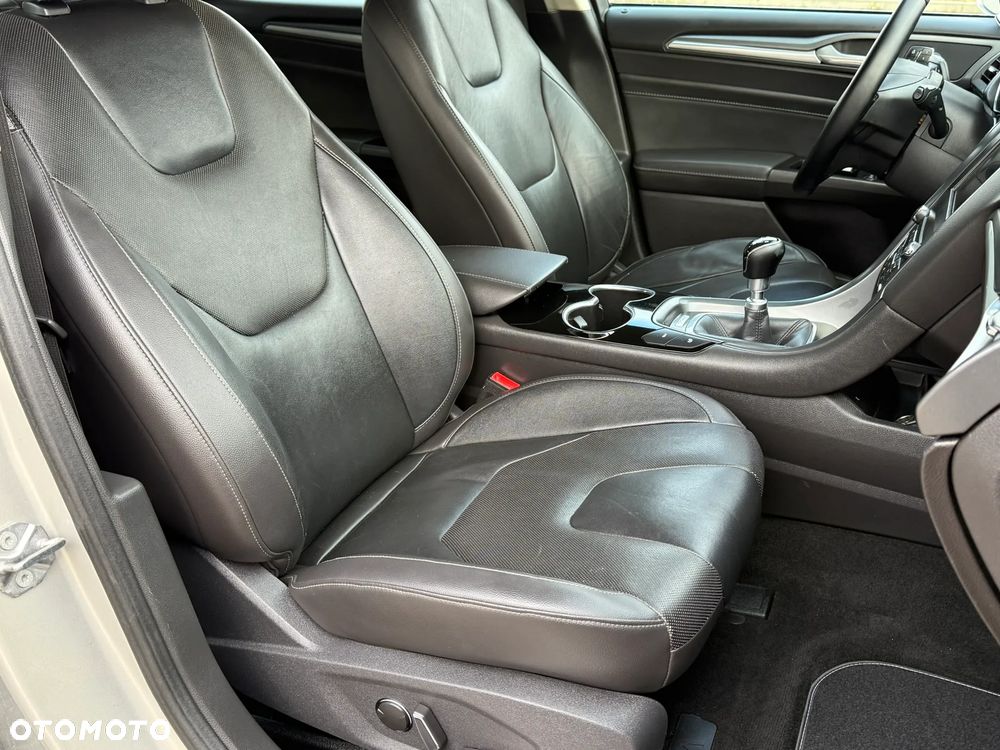 Ford Mondeo 2.0 TDCi Titanium - 36