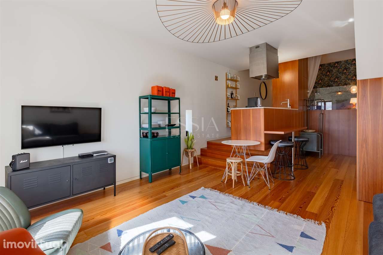 Apartamento T1 com Vista Rio na Alfândega do Porto - Grande imagem: 2/22