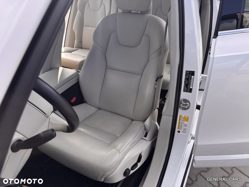 Volvo XC 90 T6 AWD Momentum 7os - 20