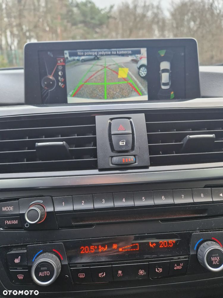 BMW Seria 3 328i Luxury Line - 30