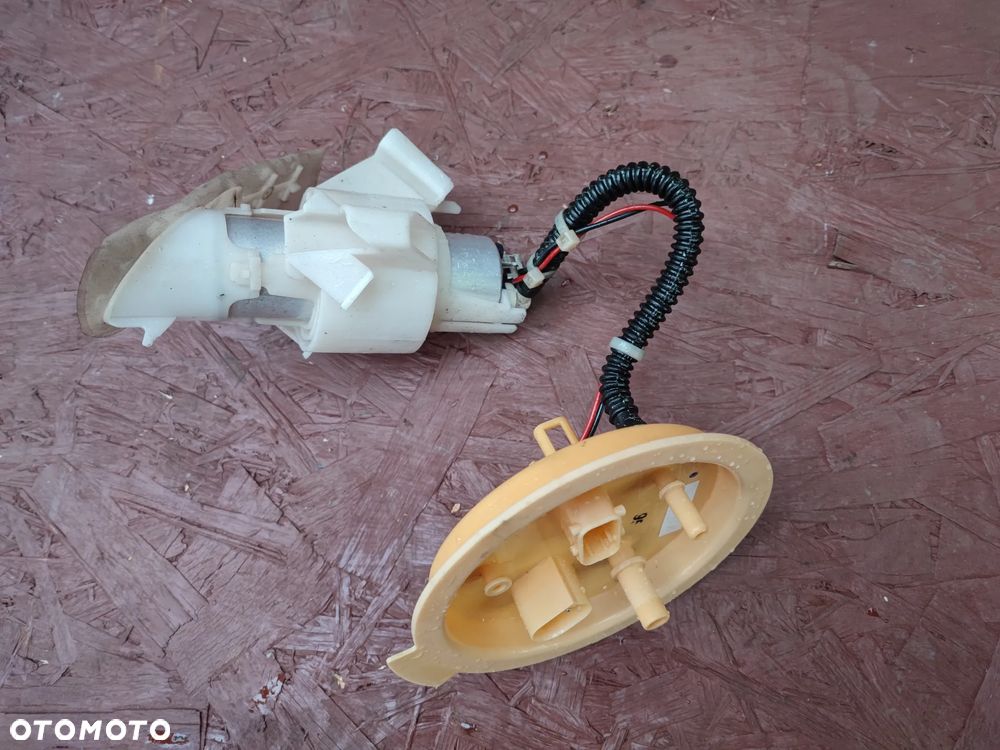 BMW F06 / F07 / F10 / F11 / F12 / F13 / ORYGINALNA POMPA PALIWA Z BAKU DO SILNIKÓW DIESLA GAMY N57 / N47 ( 2.0D / 3.0D / 3.5D / 4.0D / 5.0D ) O NR.  16 11 7 260 648 OEM W BARDZO DOBRYM STANIE - 2