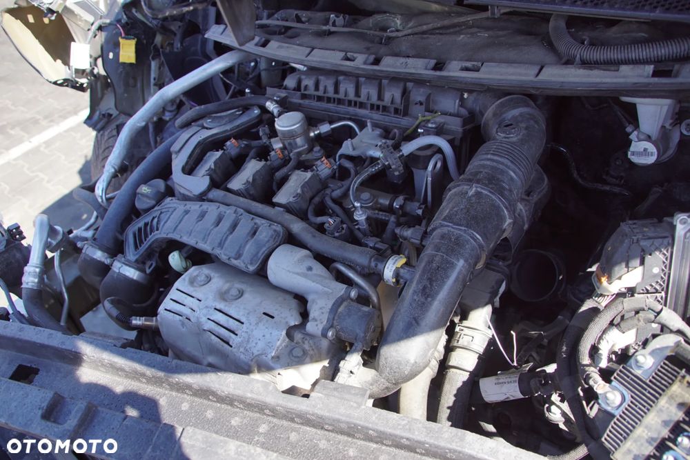 Auto na części - Peugeot 3008 II Lift 1.2 PureTech 130 KM HN05 20R101 KTV 2021R Silnik Skrzynia Drzwi Błotnik Zderzak Klapa Lampa Lusterko Klamka Szyba Deska Kokpit Sterownik Moduł Czujnik Licznik Wyświetlacz Panel - 19