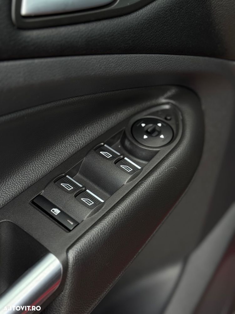Ford Kuga 1.5 EcoBoost 2x4 Cool & Connect - 9