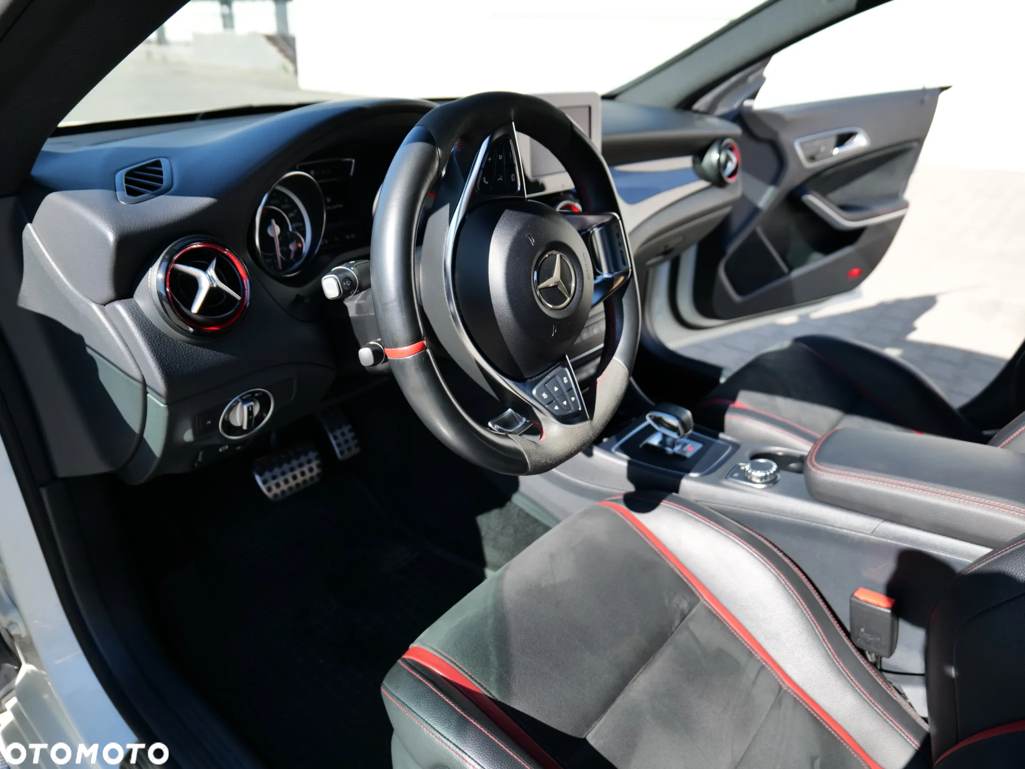 Mercedes-Benz CLA 45 AMG 4-Matic - 16