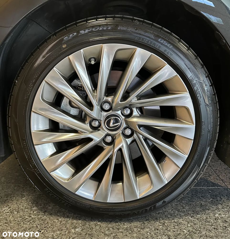 Lexus ES 300h Omotenashi - 20