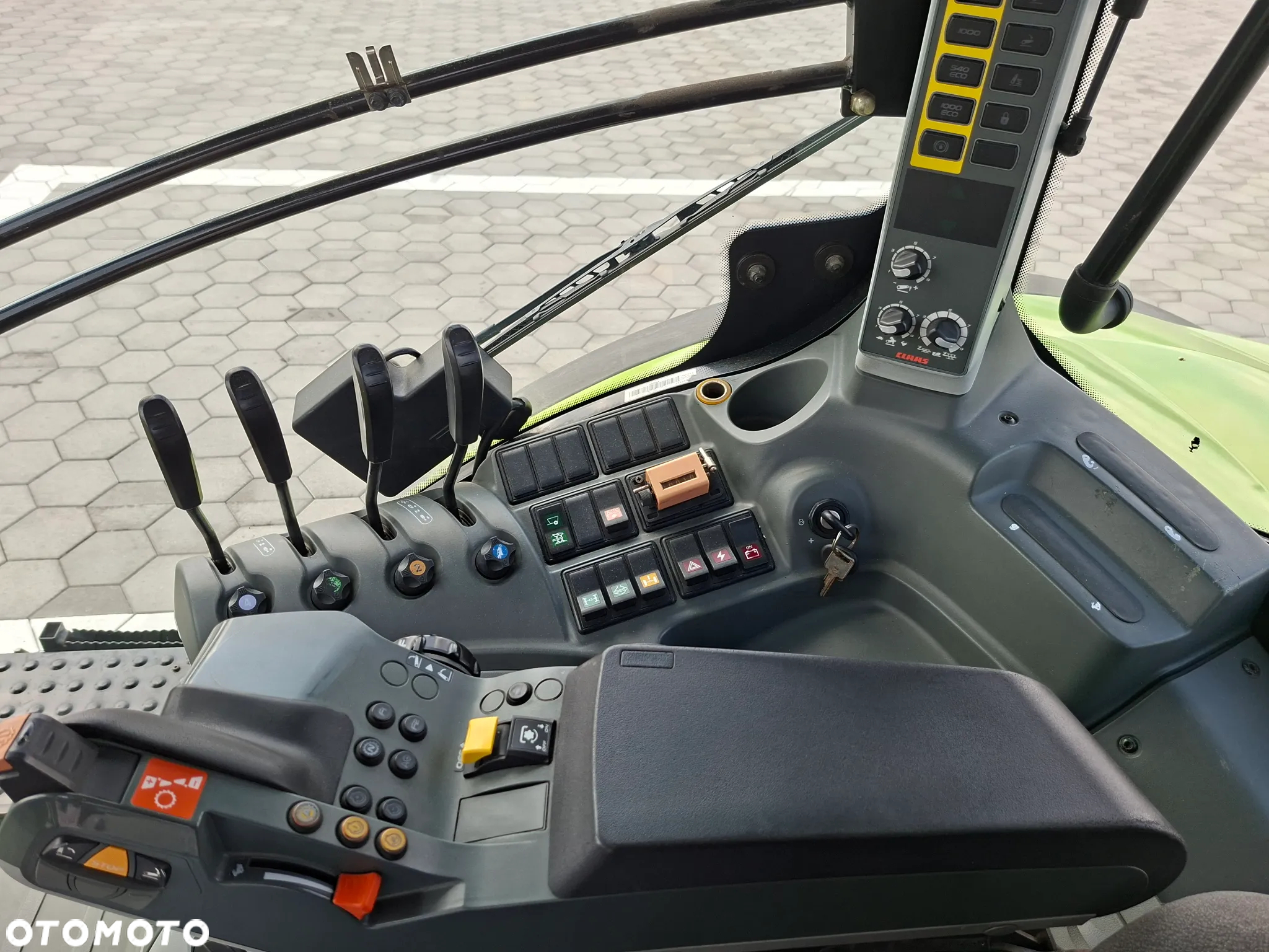 Claas Axion 810 CIS - 9