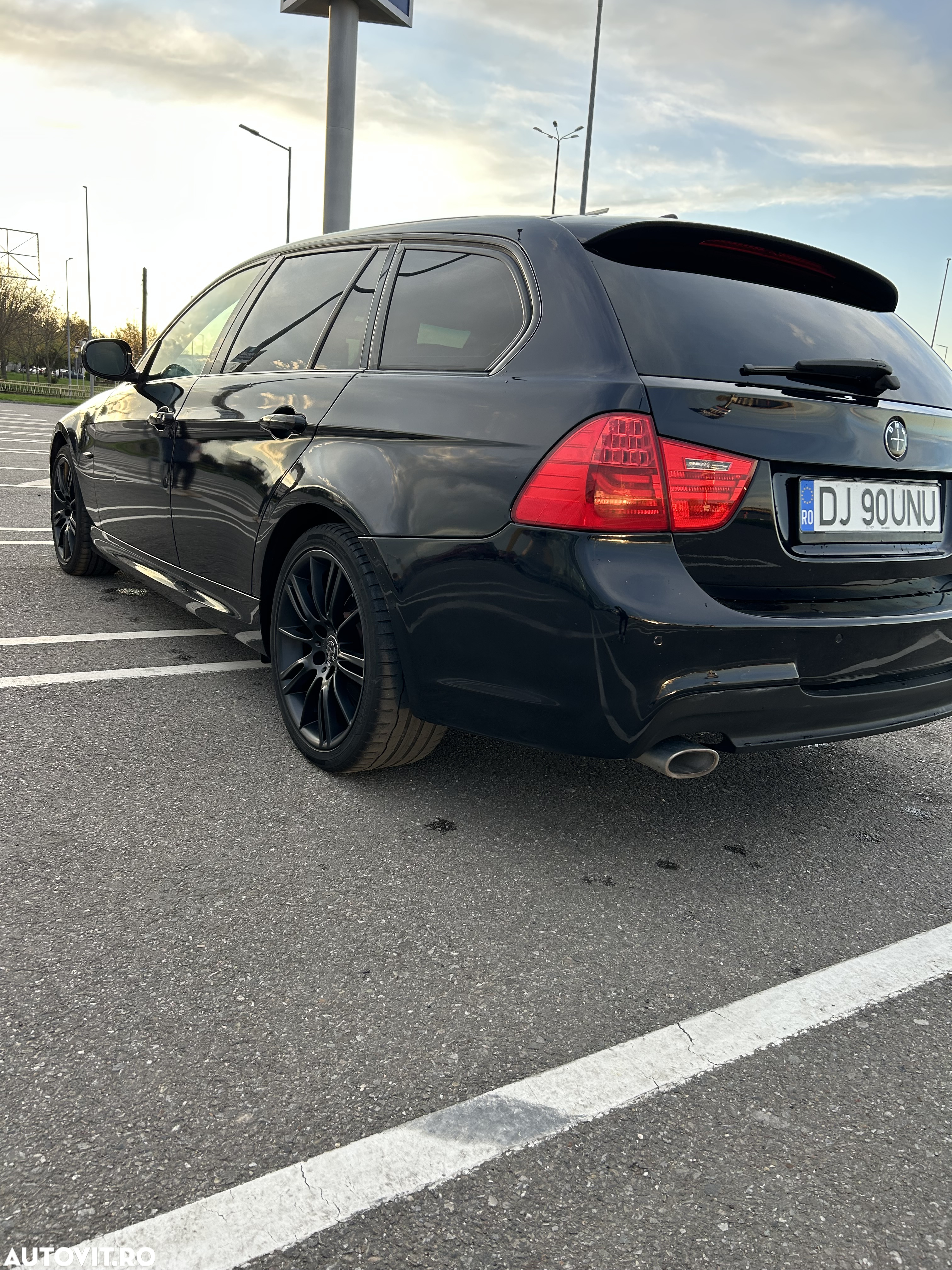 BMW Seria 3 320d xDrive DPF Touring Aut. - 9