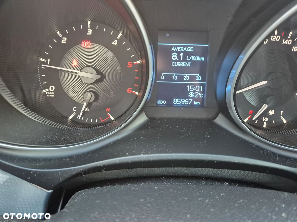 Toyota Avensis 1.6 D-4D Active - 11