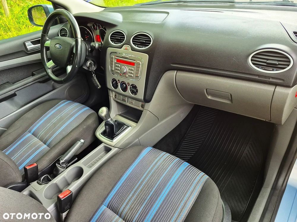 Ford Focus 1.8 Titanium - 18