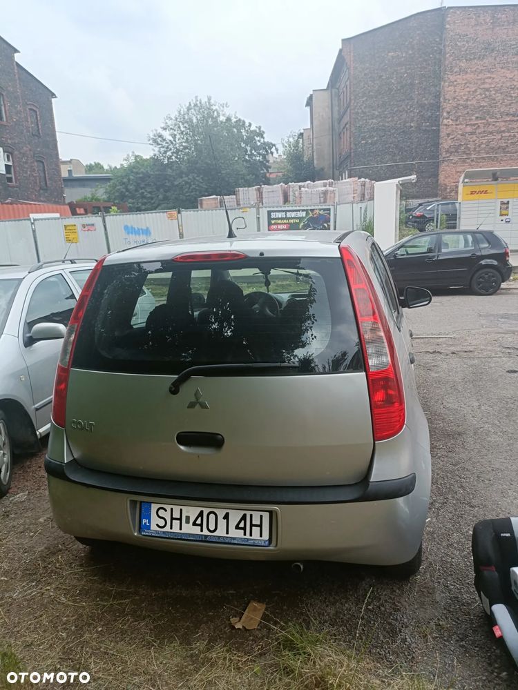 Mitsubishi Colt - 4