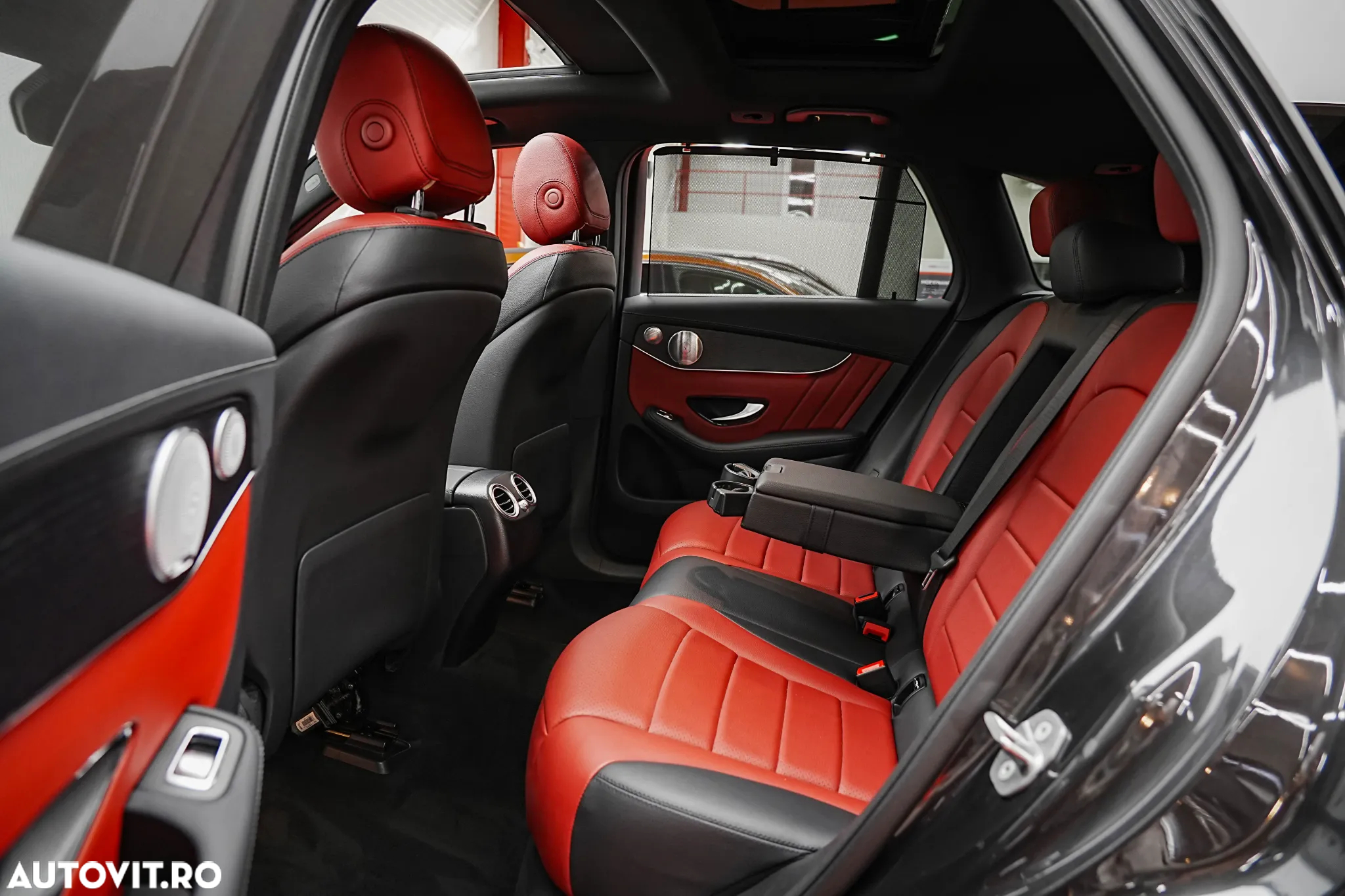 Mercedes-Benz GLC 300 e 4Matic 9G-TRONIC AMG Line Plus - 10