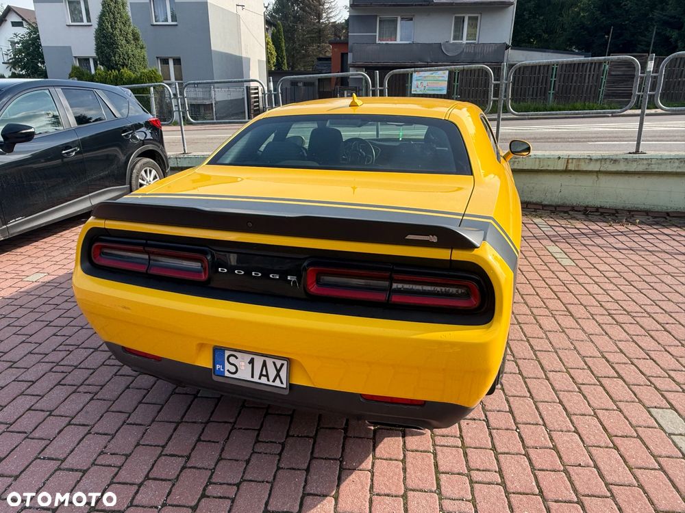 Dodge Challenger - 5