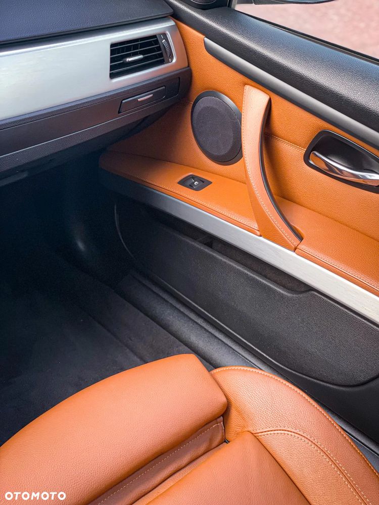 BMW Seria 3 325i M Sport Edition - 28