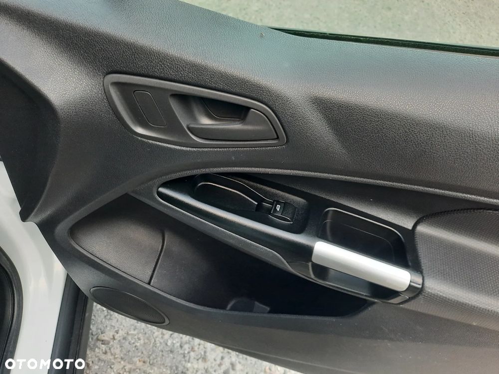 Ford Transit Connect - 17