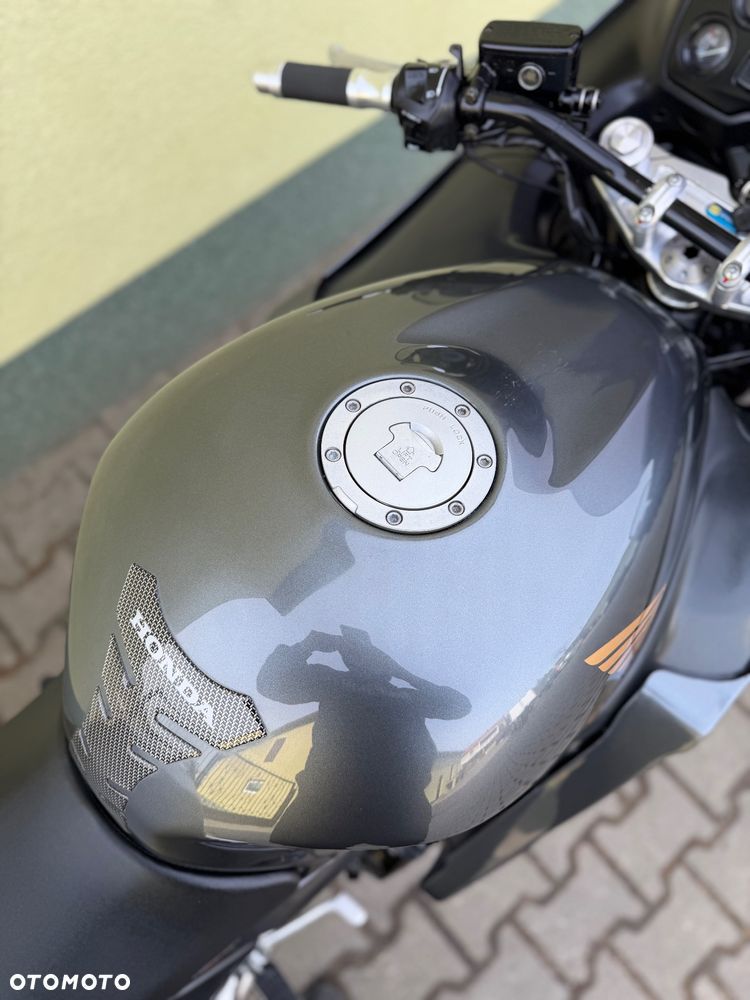 Honda CBR - 16