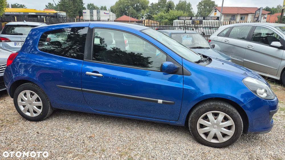Renault Clio 1.2 16V Authentique Expression - 4
