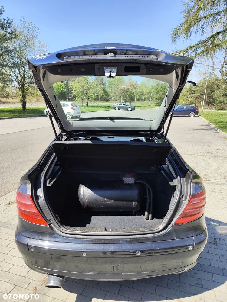 Mercedes-Benz Klasa C 200 Kompressor Automatik - 17