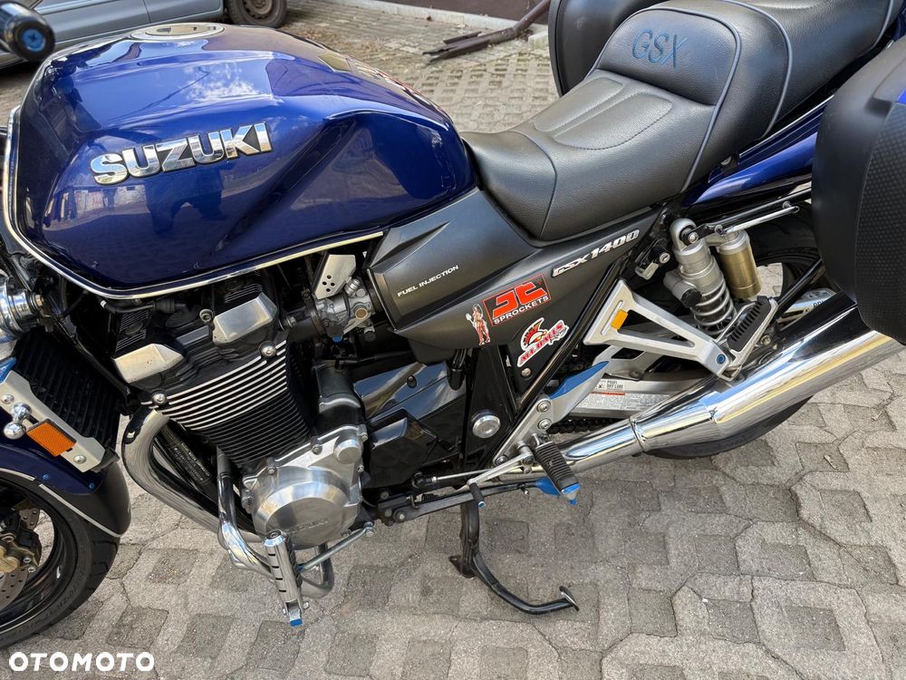 Suzuki GSX - 6