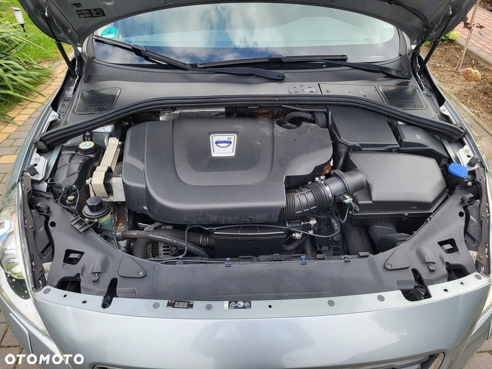 Volvo V60 D3 Momentum - 32