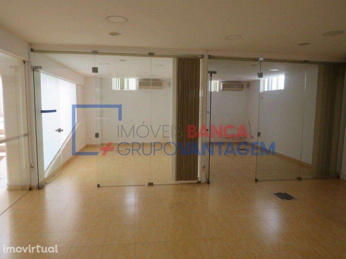 Garagem comercial no centro de Setúbal com 234 m2 - Grande imagem: 5/7