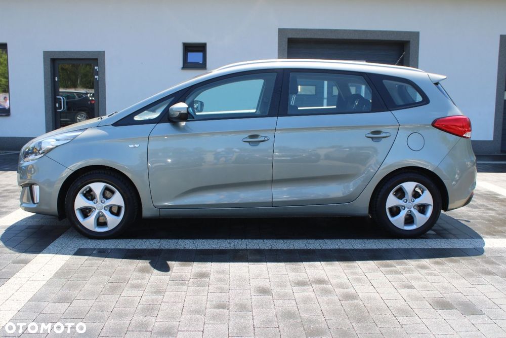 Kia Carens - 3