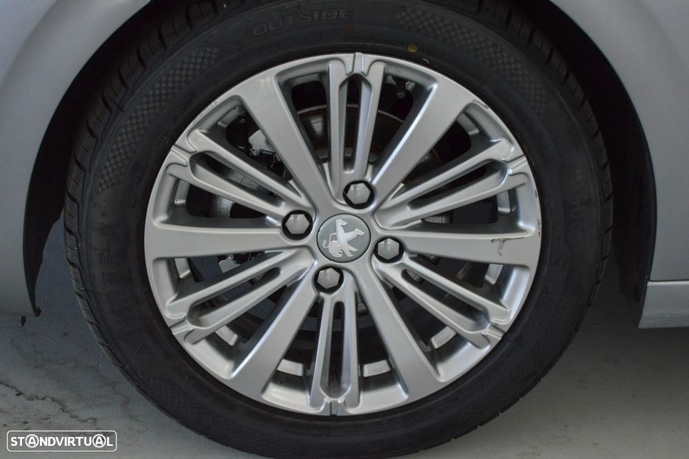 Peugeot 208 1.5 BlueHDi Allure - 23