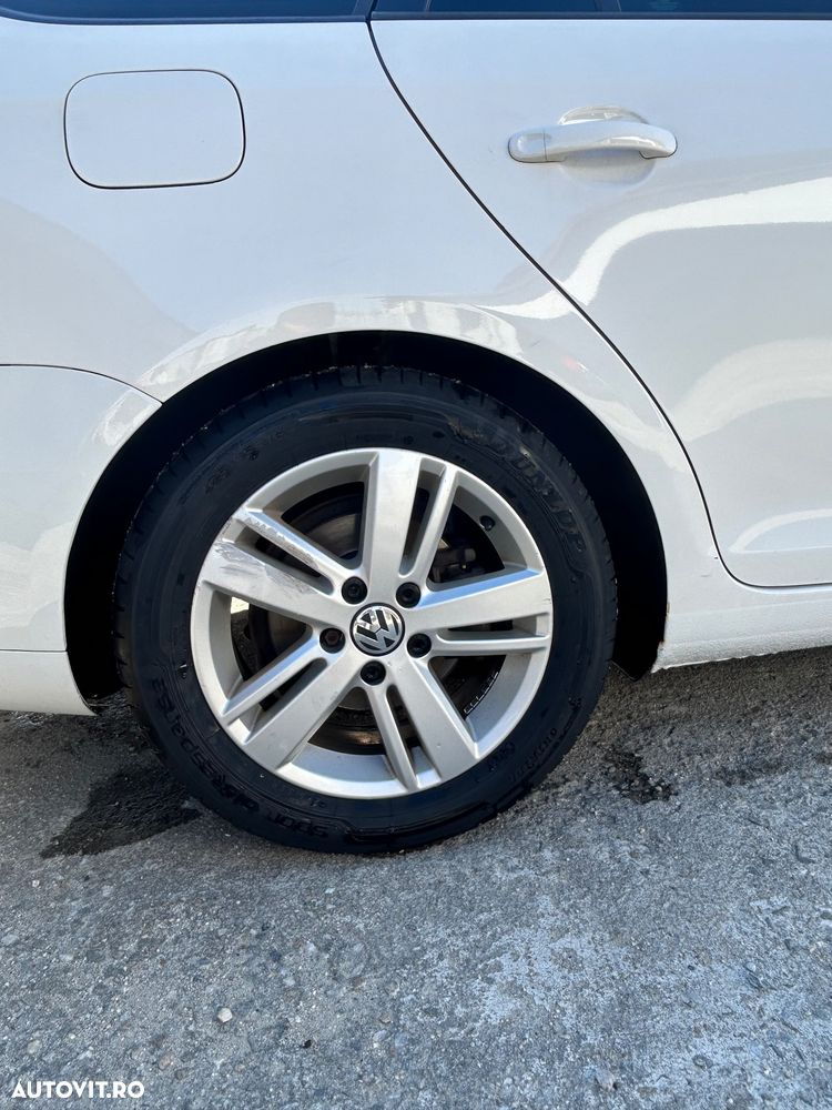 Volkswagen Golf 1.6 TDI DPF MATCH - 10