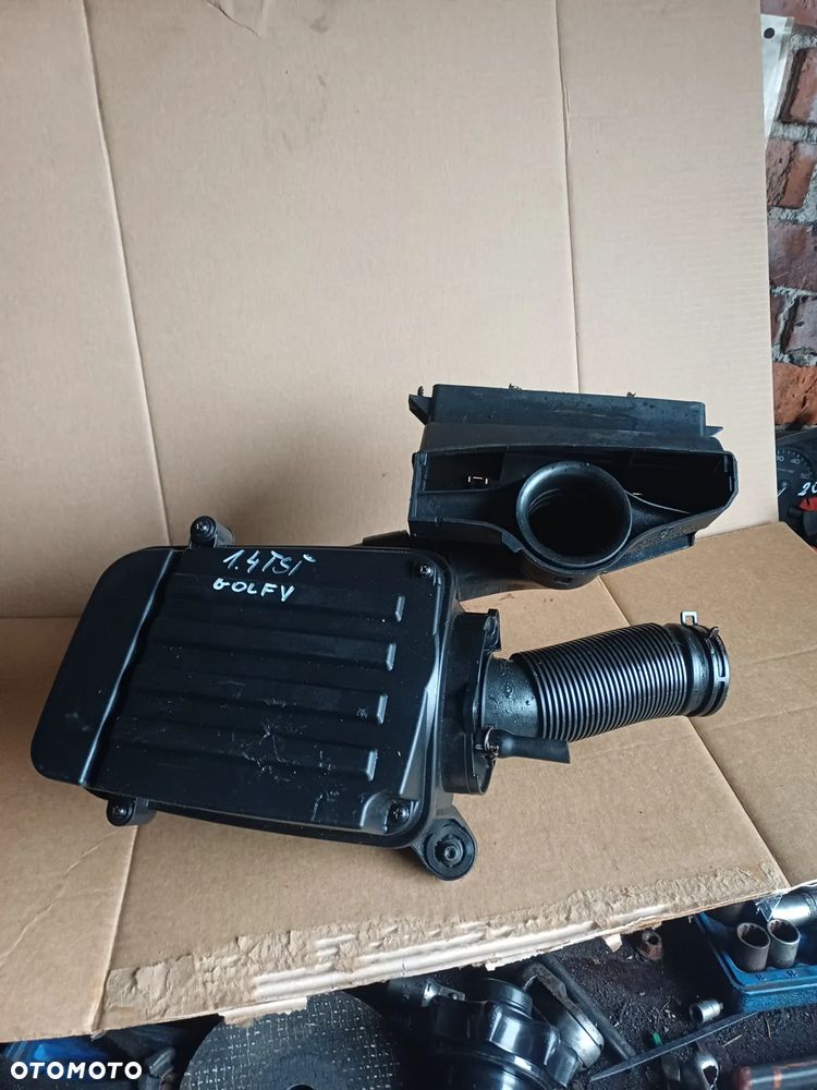 Obudowa filtra powietrza Vw Golf V 5 2006r 1.4 tsi benzyna - 2