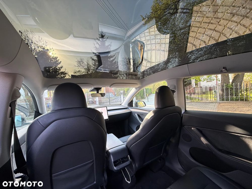 Tesla Model Y Long Range Dual Motor AWD - 7