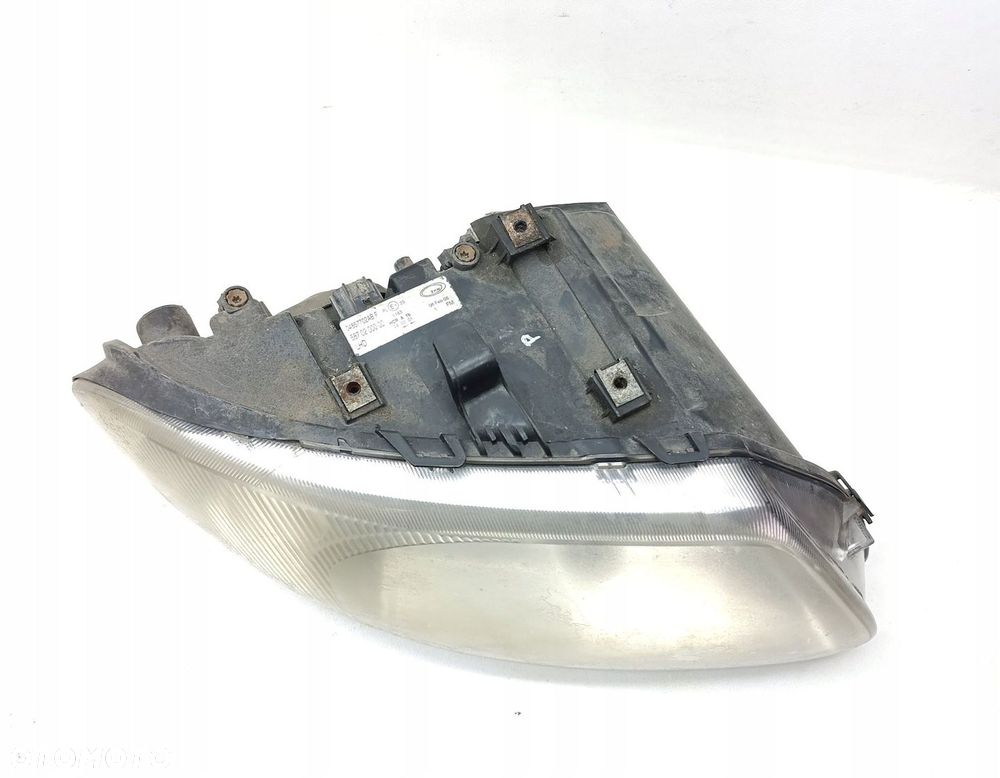 LAMPA PRAWA PRZEDNIA CHRYSLER VOYAGER IV RG - 2