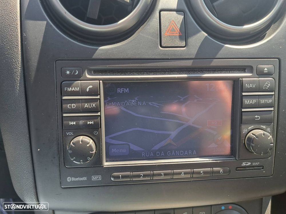 Nissan Qashqai 2.0 dCi 4 x 4 DPF Aut tekna - 35
