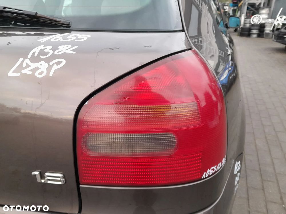AUDI A3 8L LAMPA PRAWA TYLNA PRAWY TYŁ W BŁOTNIK - 1