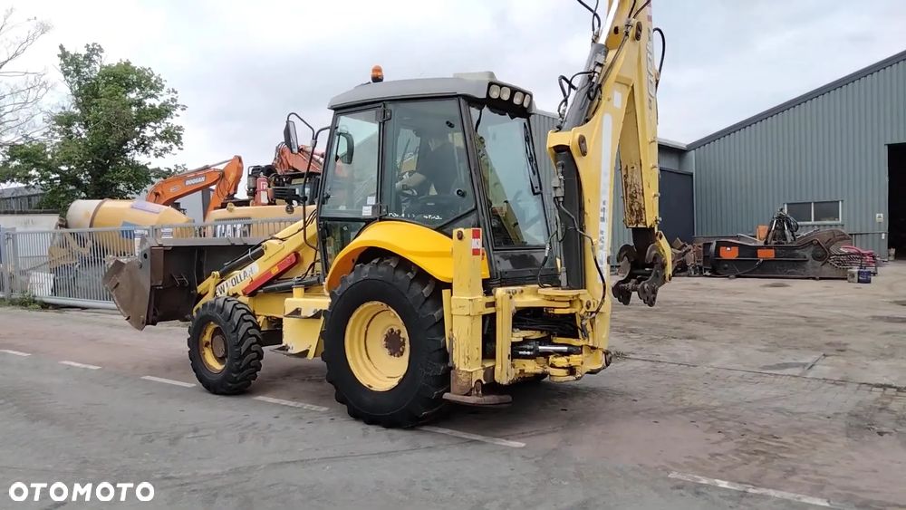 New Holland B100B - 3