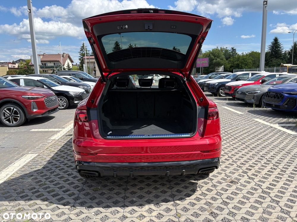 Audi Q8 - 8
