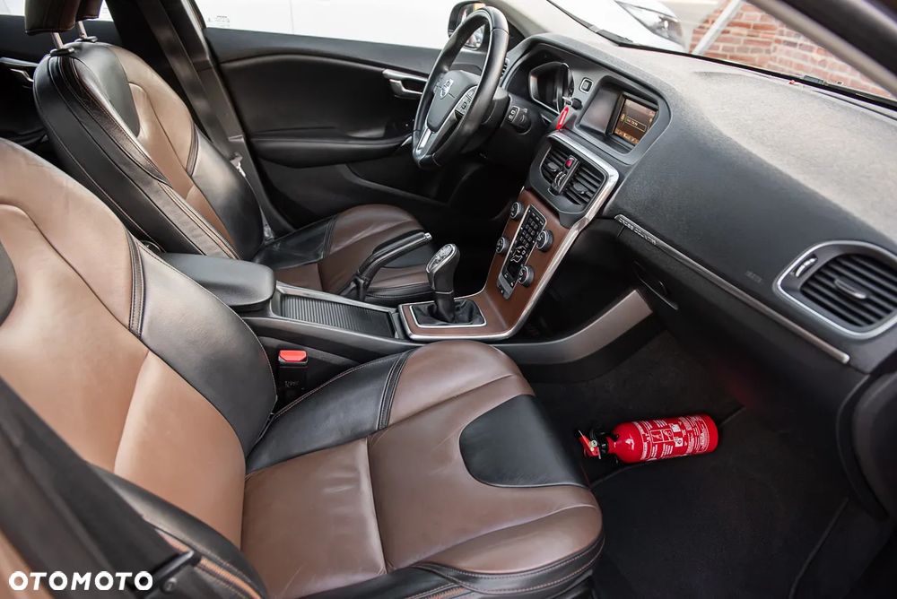 Volvo V40 Cross Country D2 - 32