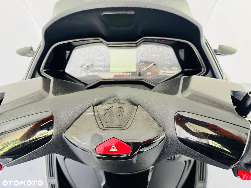 Peugeot Metropolis - 22