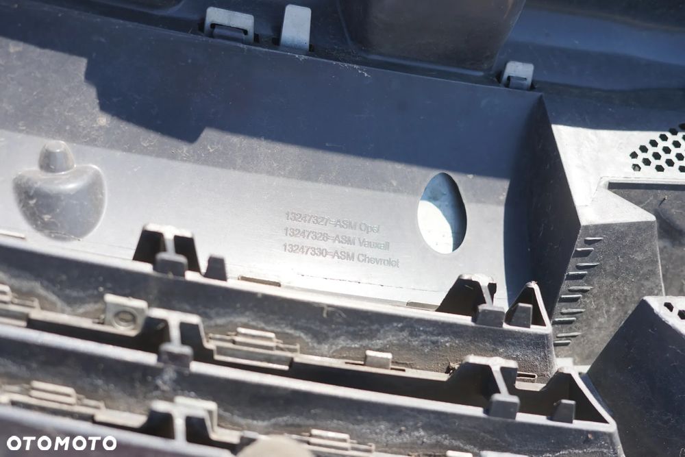 Grill atrapa chłodnicy Opel Zafira B II 13247327 - 10