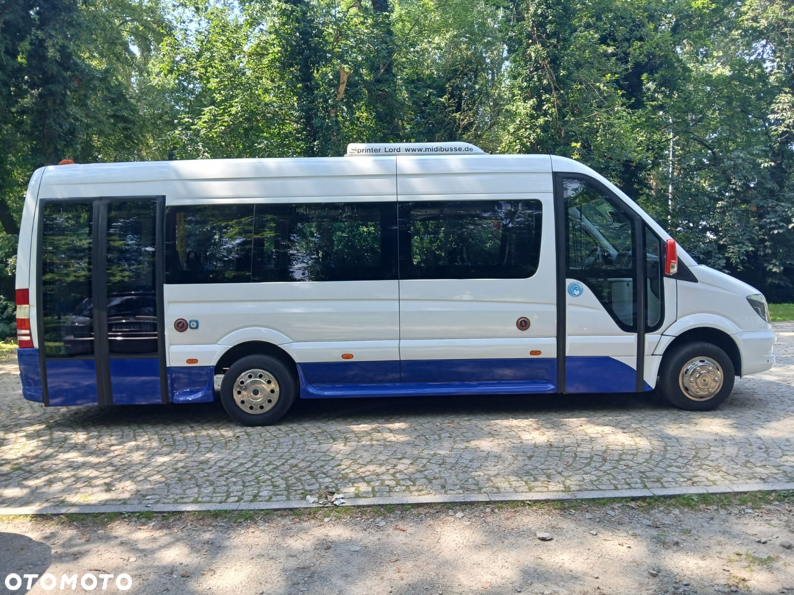 Mercedes-Benz 516 - 8