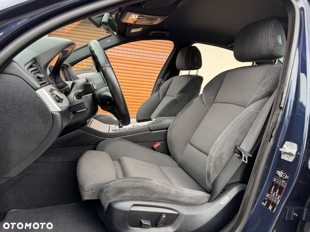 BMW Seria 5 520i Sport-Aut - 22