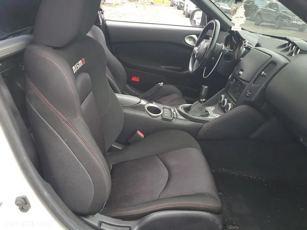 Nissan 370 Z - 10