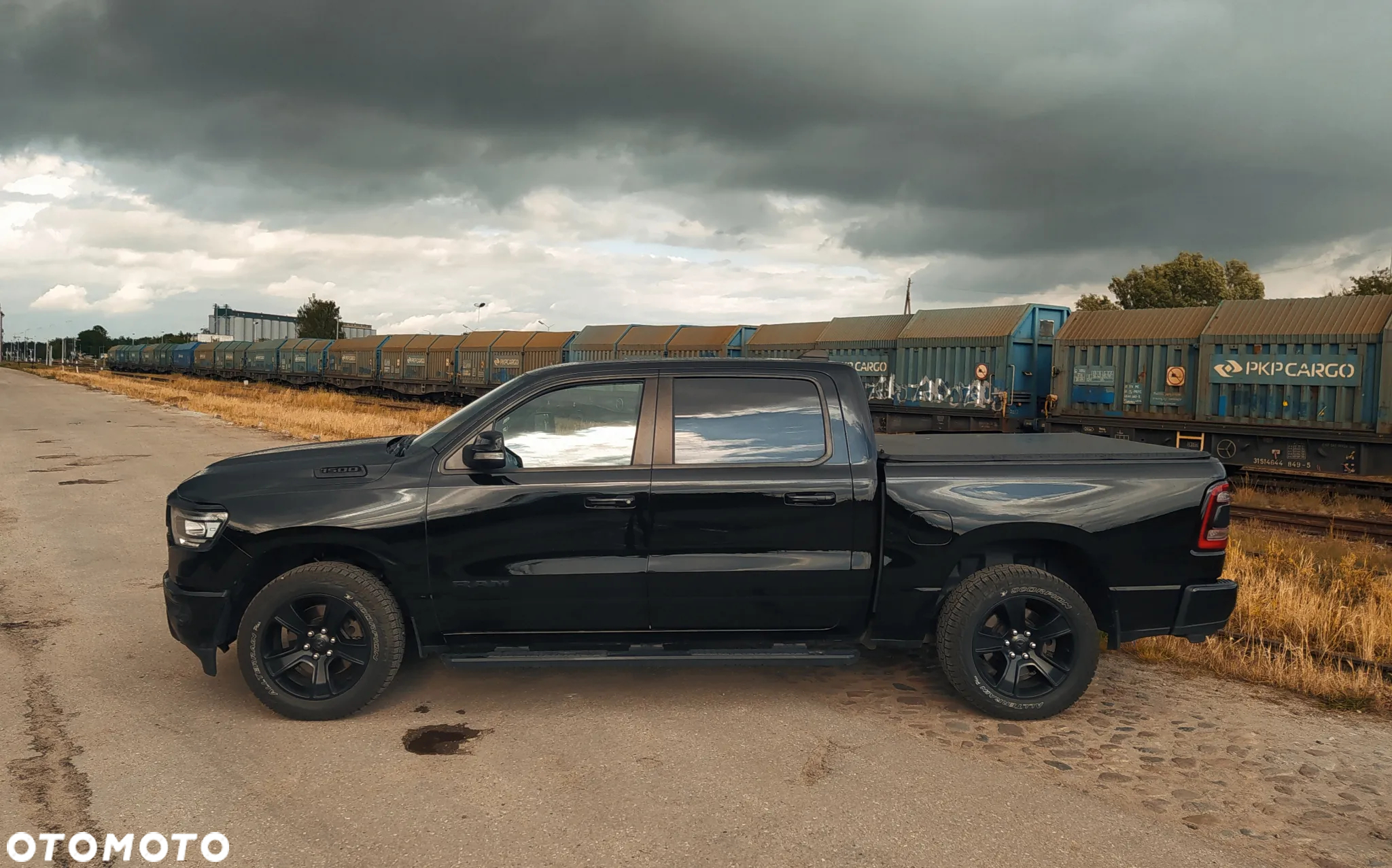 RAM 1500 Crew Cab Shortbed Bighorn - 14