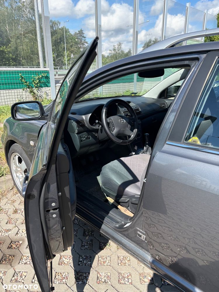 Toyota Avensis 2.0 VVT-i Sol - 4