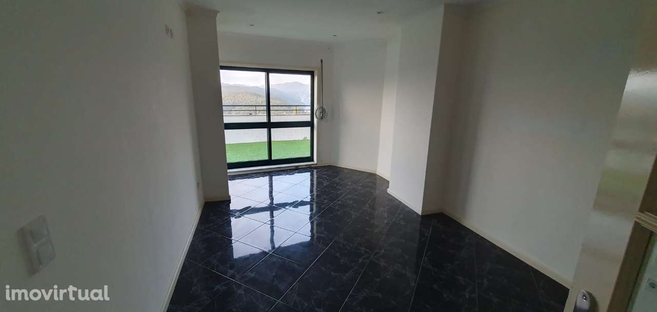 Apartamento T2 - Lomba - Oferta da Escritura - Grande imagem: 5/12