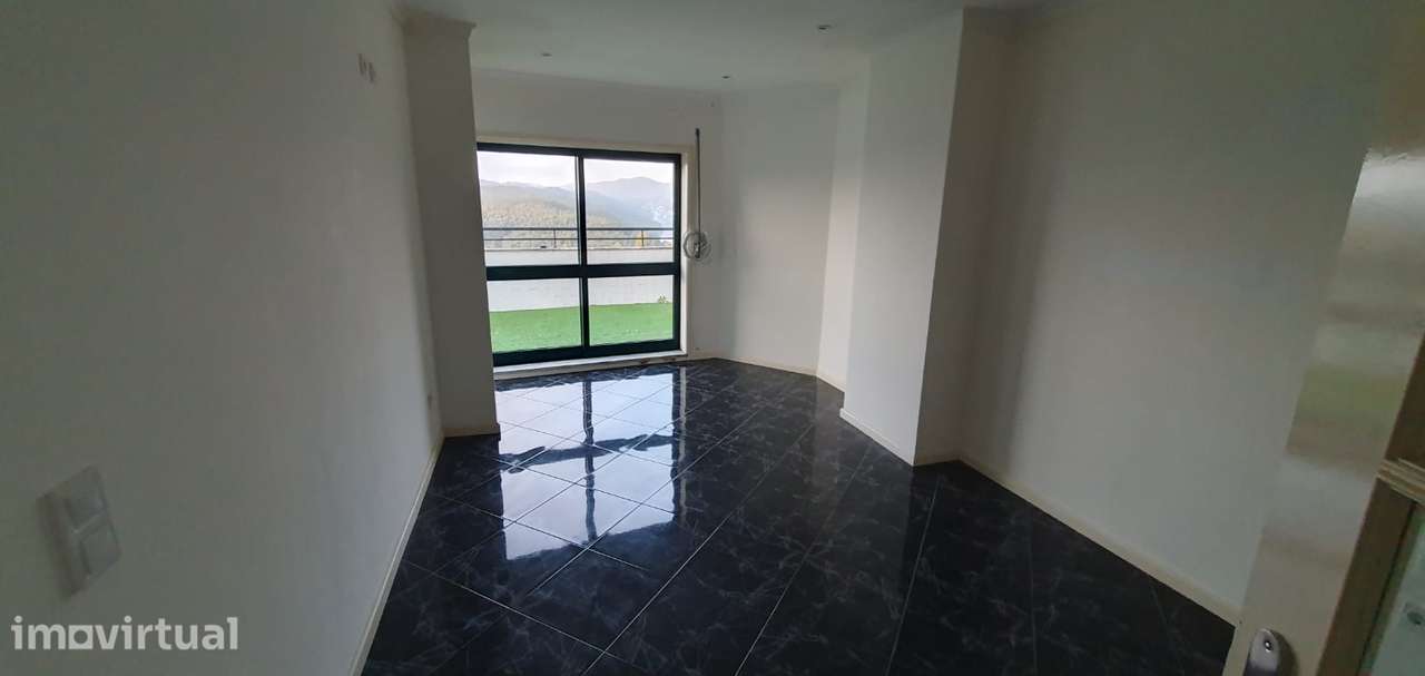 Apartamento T2 - Lomba - Oferta da Escritura - Grande imagem: 5/12
