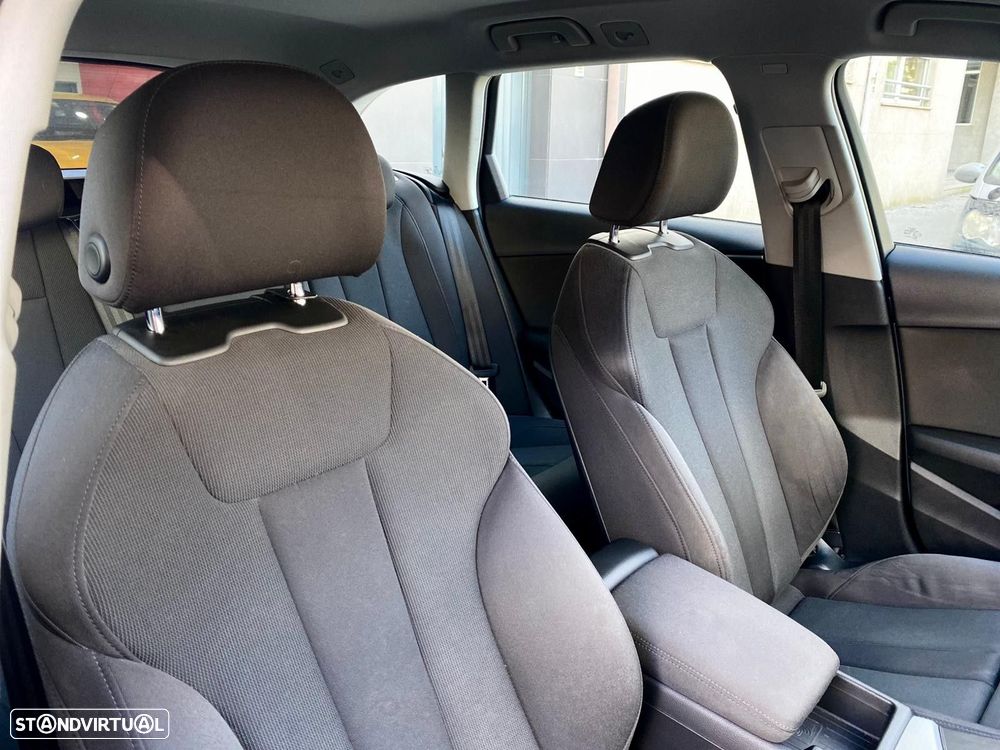 Audi A4 Avant 2.0 TDI Business Line Sport - 24