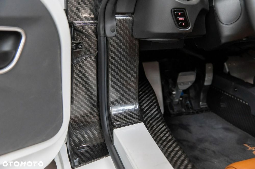 Alfa Romeo 4C - 24