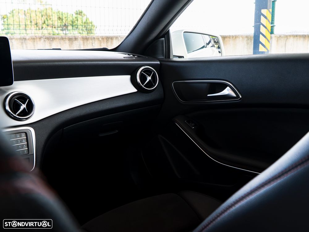 Mercedes-Benz CLA 180 d Shooting Brake AMG Line Aut. - 19